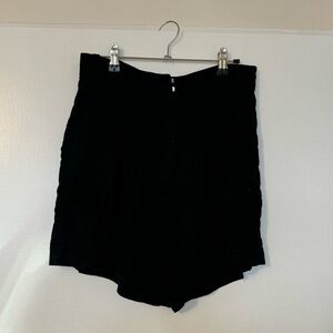 Black high waist Sloane linen shorts